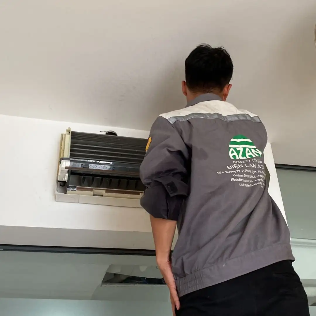 Vệ sinh máy lạnh tại khu đô thị Vạn Phúc