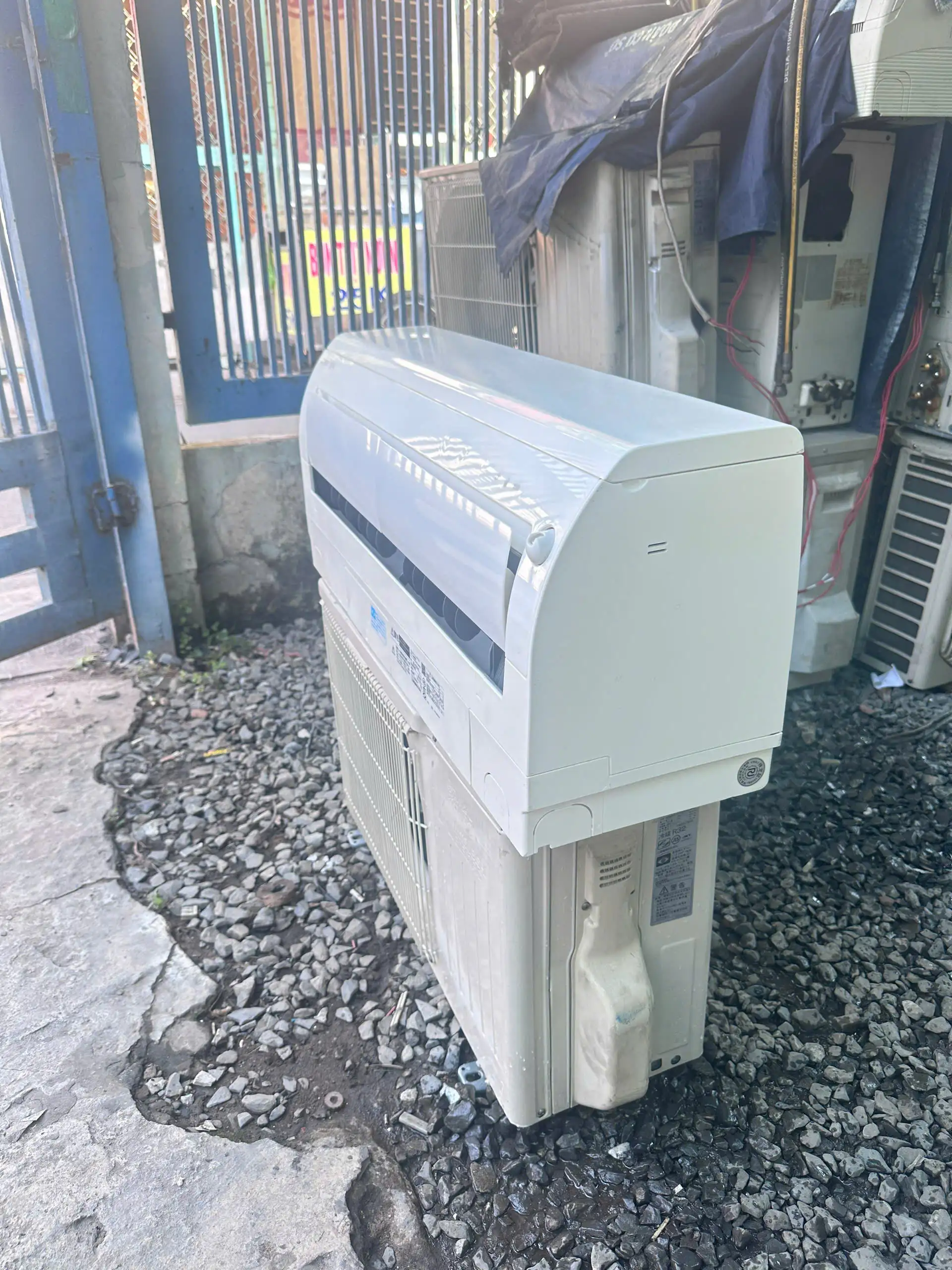 Máy lạnh nội địa Nhật Mitsubishi Electric 1HP MSZ-R2220-W