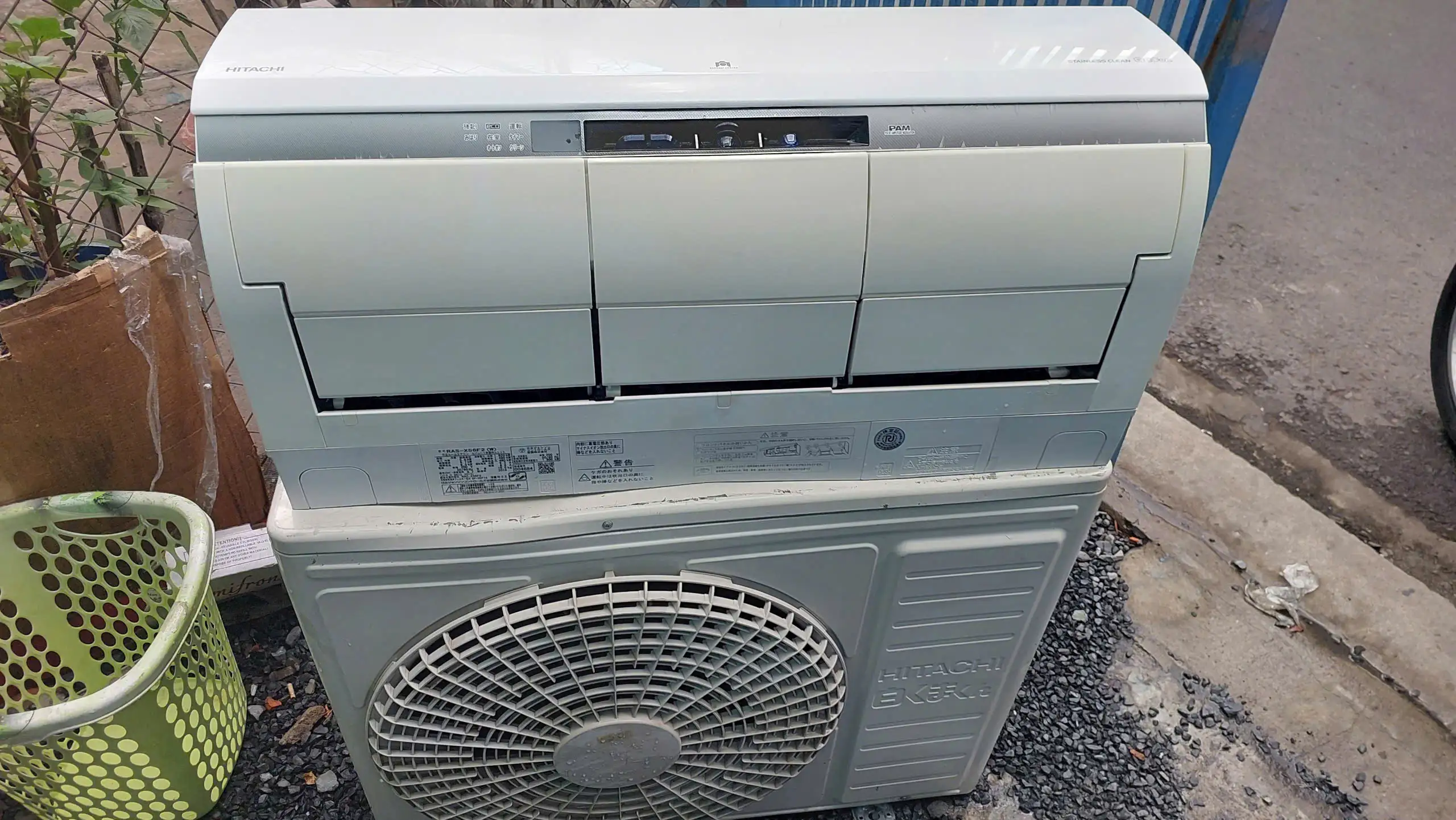 Máy lạnh nội địa Nhật Hitachi RAS-X71H2 (W) 3HP