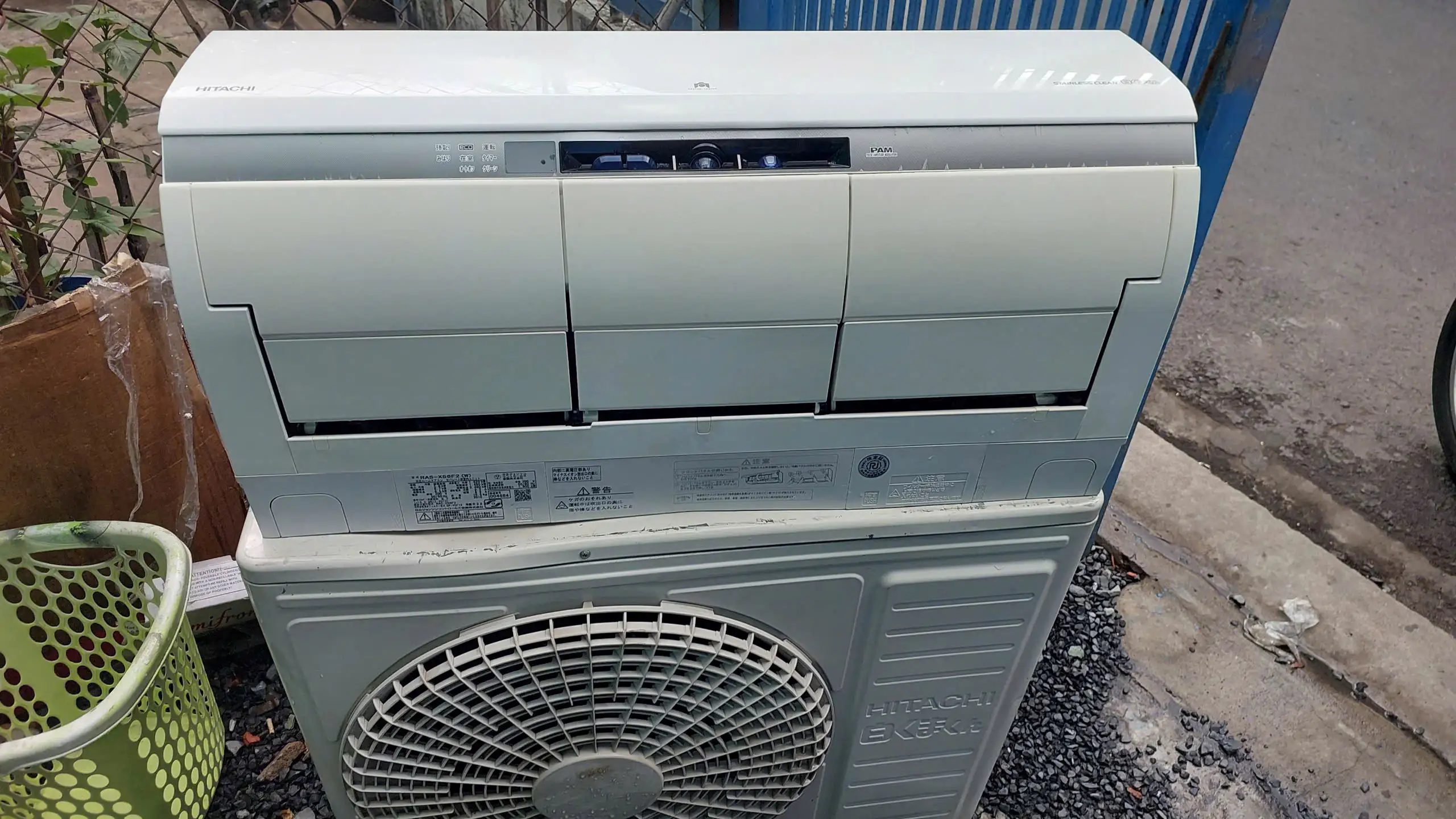 Máy lạnh nội địa Nhật Hitachi RAS-X71H2 (W) 3HP