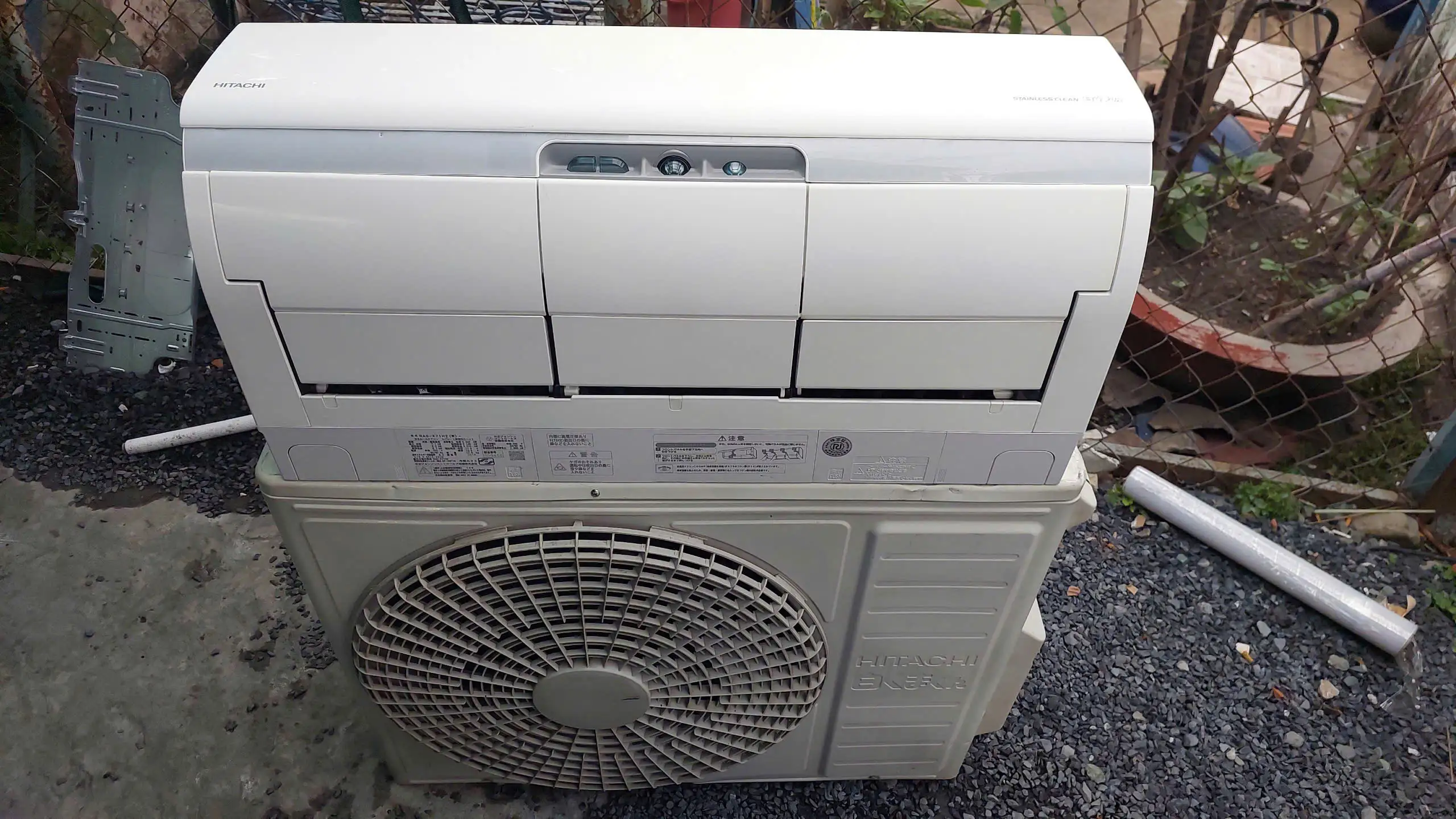 Máy lạnh nội địa Nhật Hitachi RAS-X71H2 (W) 3HP